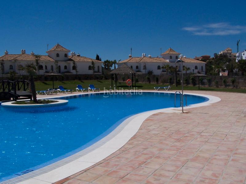 Foto 1e7ee7f7-7e9e-4f02-aacc-987815502de9. Apartament amb calefacció aparcament piscina a La Duquesa Manilva