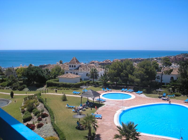 Foto ba9b7ec0-e1e7-4d4f-842b-ab3f06a52f12. Apartament amb calefacció aparcament piscina a La Duquesa Manilva