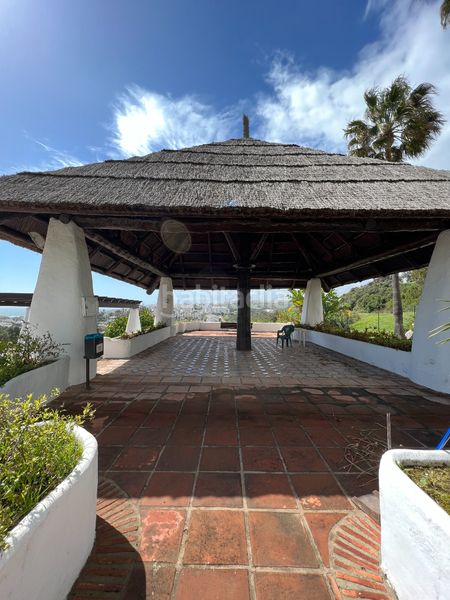 Foto b3c38629-ac29-4ed8-b3cd-365407786b0f. Pis amb aparcament piscina a La Duquesa Manilva