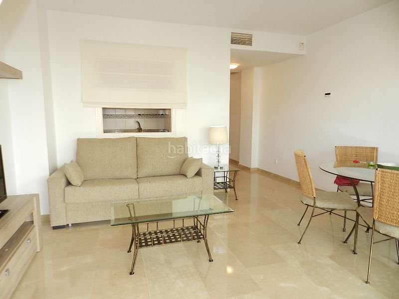 Foto 823873f8-bb3e-4908-8425-b37a43bb6a2c. Apartament amb calefacció aparcament piscina a La Duquesa Manilva