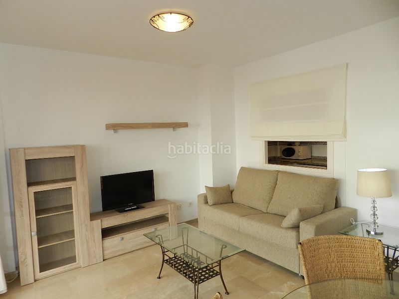 Foto 8d69f68d-8a73-43bc-a290-53ccd489ee0e. Apartament amb calefacció aparcament piscina a La Duquesa Manilva