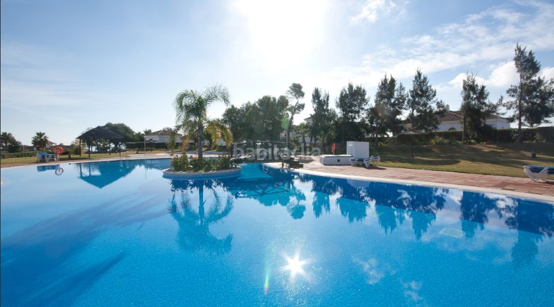 Foto cc83e9ec-fcf0-486f-910e-4909149f6b4a. Apartament amb calefacció aparcament piscina a La Duquesa Manilva