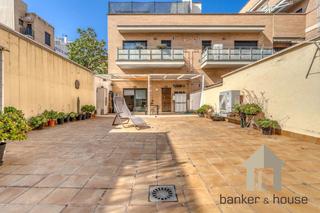 Appartement dans Catalunya - Fontetes. Planta baja con 80m de terraza 3 hab, 2 baos y parking en pleno
