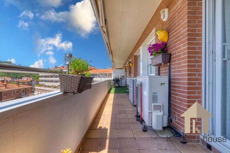 Foto 0b233b72-9379-446c-befd-14f2b837b057. Attique avec chauffage parking piscine dans Canaletes - Turonet Cerdanyola del Vallès