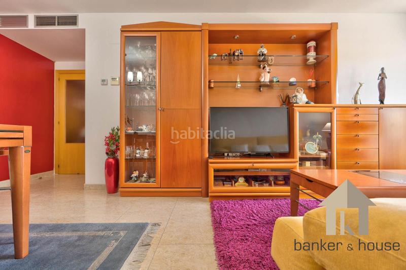 Foto 54ba99e8-5723-40e1-b1b0-64107f915671. Attique avec chauffage parking piscine dans Canaletes - Turonet Cerdanyola del Vallès