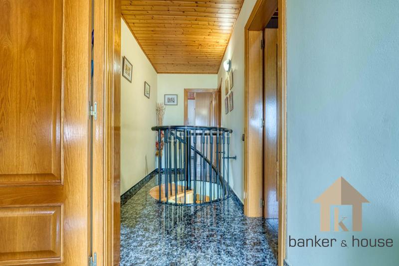 Foto 7a50d3ed-672c-47ba-8a5f-65b9e2a06c58. Casa adossada amb calefacció aparcament a Montflorit Cerdanyola del Vallès