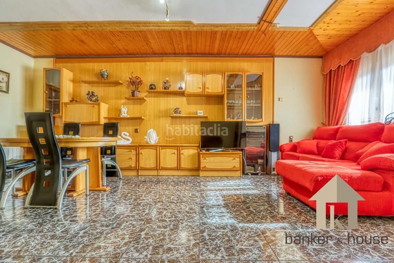 Foto 8c352936-e209-4bc3-9079-45334f0dc8ac. Casa adossada amb calefacció aparcament a Montflorit Cerdanyola del Vallès