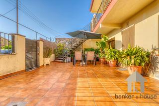 Casa adossada a Montflorit. Casa independiente con 6hab 2 hab en planta baja en montflorit.