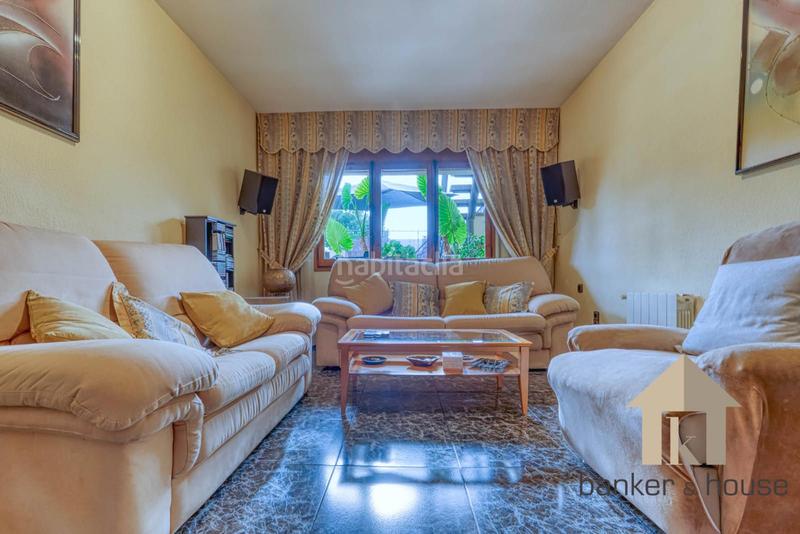 Foto b3231b79-f22d-442d-b1cd-607afe869ee7. Casa adossada amb calefacció aparcament a Montflorit Cerdanyola del Vallès