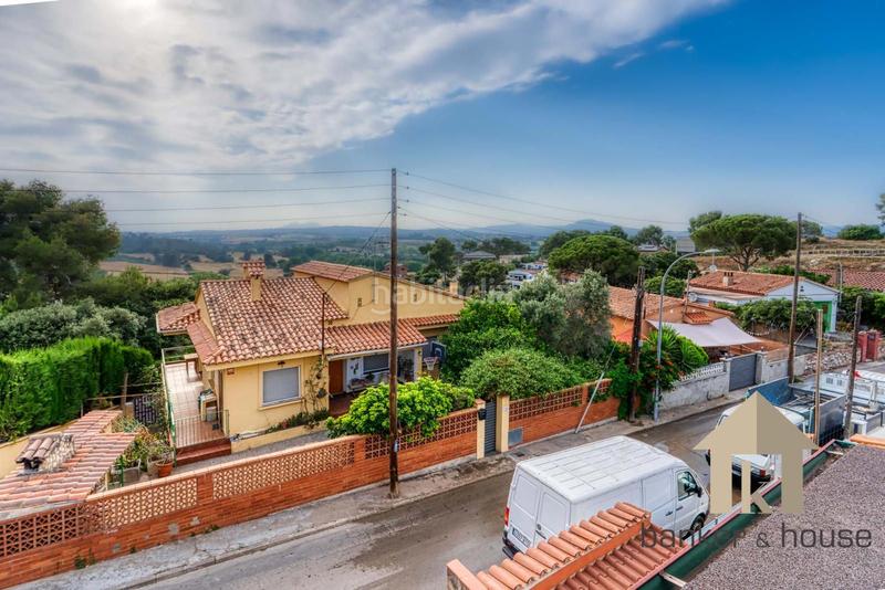 Foto cf220898-e78e-4a0a-a46f-cfc15e6f77dd. Casa adossada amb calefacció aparcament a Montflorit Cerdanyola del Vallès