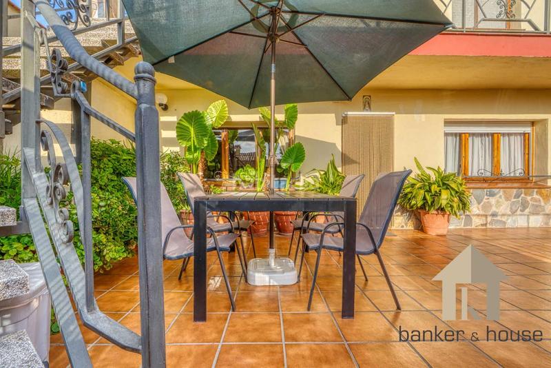 Foto e03c715a-b16e-41d7-a28e-db594d488563. Casa adossada amb calefacció aparcament a Montflorit Cerdanyola del Vallès