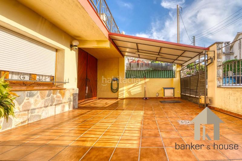 Foto fb86898b-7988-479e-95c6-58b7e25f68f3. Casa adossada amb calefacció aparcament a Montflorit Cerdanyola del Vallès