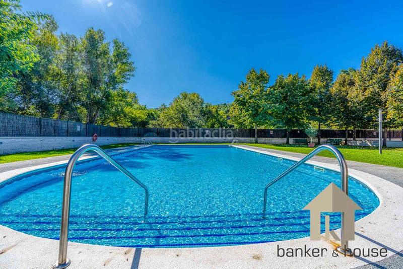 Foto 1e65cfea-e6af-45fa-b981-7c9d0fe098c4. Attico con riscaldamento parcheggio piscina in Canaletes - Turonet Cerdanyola del Vallès