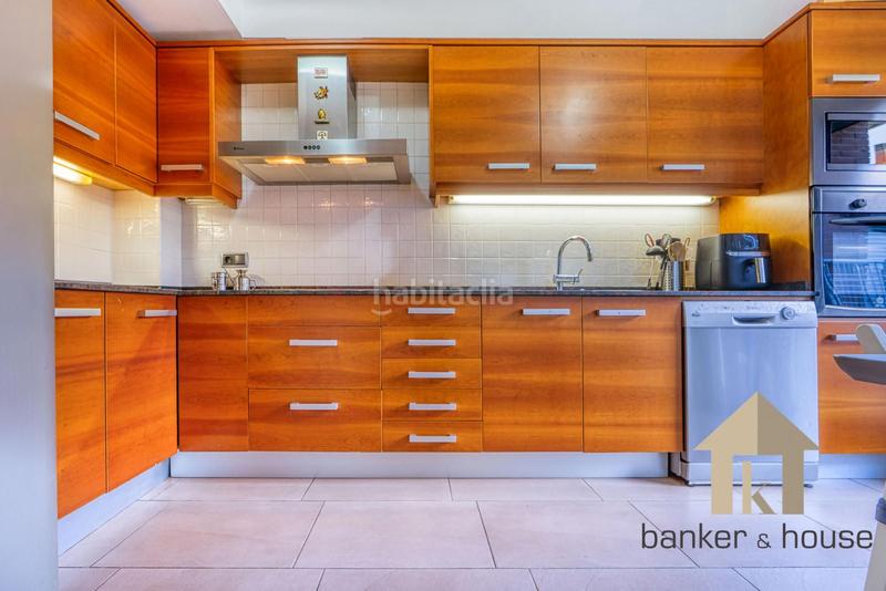 Foto 7eec6d67-e88c-4294-b637-debfb77b657e. Attico con riscaldamento parcheggio piscina in Canaletes - Turonet Cerdanyola del Vallès