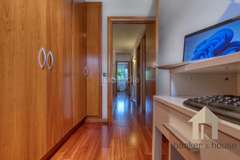 Foto b7766b76-9fdf-496b-be6f-147d918db7c3. Attico con riscaldamento parcheggio piscina in Canaletes - Turonet Cerdanyola del Vallès