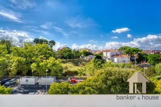 Etagenwohnung in Serraparera. Vivienda de tres habitaciones, un baño, cocina office y balcón c