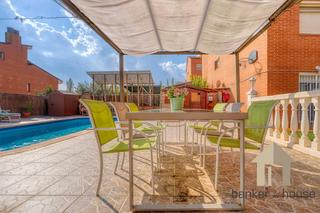 Pis a Canaletes - Turonet. Bajos, piscina privada, 340m terraza, 4 hab dobles, 132m utiles,