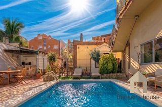 Xalet a Santa Maria-Terra Nostra. Casa independiente, 5 hab, piscina, garaje grandes