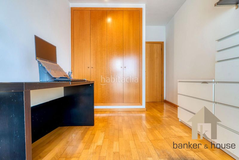 Foto b8c10aad-1b78-412d-8866-2488ce49d6ad. Àtic amb aparcament a Centre Sabadell