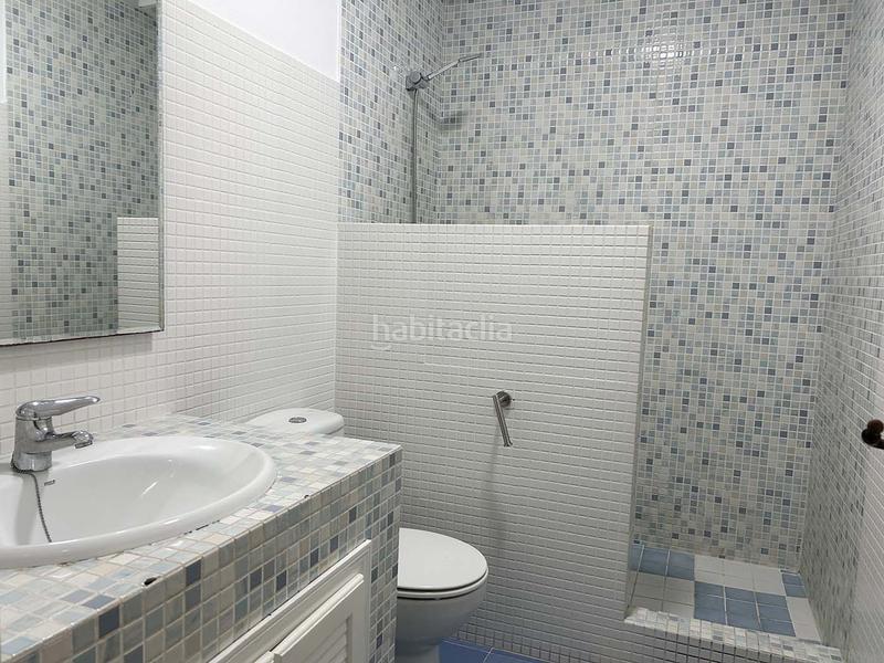 Foto b52166a0-b1eb-40ff-891d-38b3b1d06b84. Dúplex en avenida andalucía 17 magnifico duplex de 123 m2 , 4 dormitorios y plaza de garaje en Tarifa