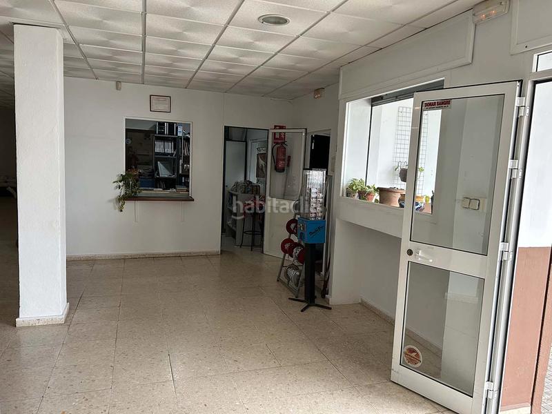 Foto 87668eab-afd5-41d2-92fc-0a551049b0ce. Local comercial se vende local comercial de 192 m2 en Tarifa