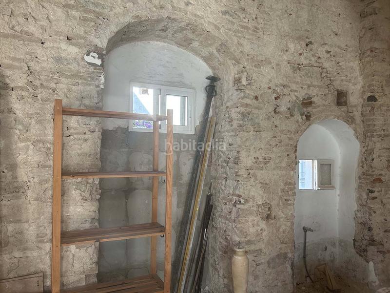 Foto 4c3bc22e-1f96-43c0-8fe4-fd9007e4a136. Casa se vende casa historica con terraza en el casco antiguo en Tarifa