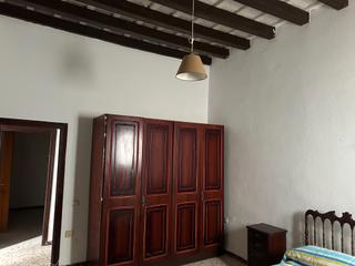Maison à Plaza la paz 3. Se vende casa de 110 m2 en el casco antiguo de tarifa con terraz
