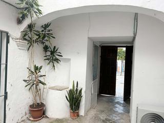 Estudi a Plaza san martín 5. Encantadora planta baja a reformar en el casco antiguo de tarifa