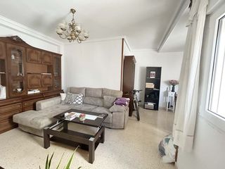 Appartamento  Calle sancho iv el bravo. Amplio piso de 124 m2 con ascensor y azotea comunitaria en el ca