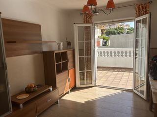 Casa adossada a Tarifa Ciudad. Se vende luminoso adosado con dos terrazas y garaje
