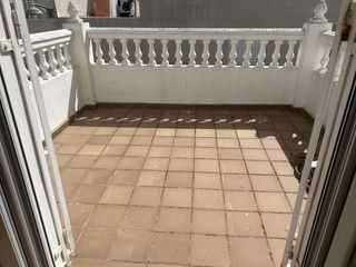 Casa adossada a Tarifa Ciudad. Se vende luminoso adosado con dos terrazas y garaje