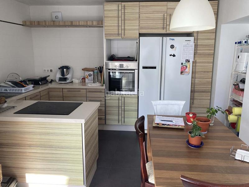 Foto 4b29257a-9c92-4d69-b84b-f0b07ca68b4a. Apartamento se vende casa en el casco antiguo con pequeño patio en Tarifa