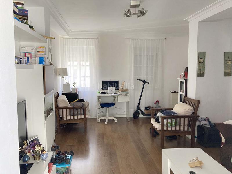 Foto 80cb1367-a93b-435c-888f-bb485088d43b. Apartamento se vende casa en el casco antiguo con pequeño patio en Tarifa