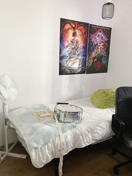 Foto b8afd3b7-ed0e-40d8-93ae-b41b4566187f. Apartamento se vende casa en el casco antiguo con pequeño patio en Tarifa