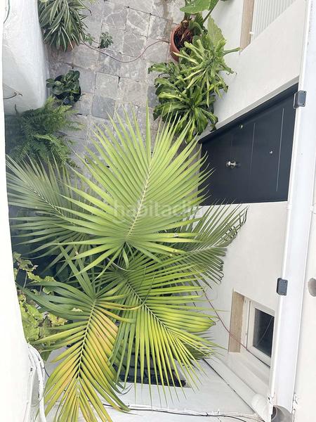 Foto 143c5ee8-d97e-4965-a576-5d8c7952c6e7. Piso se vende casa en el casco antiguo de 84 m2 en Tarifa