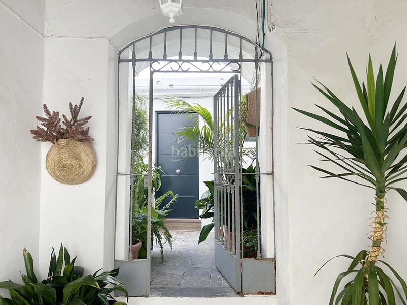 Foto 1c77f237-5056-4920-a646-f0c182046296. Piso se vende casa en el casco antiguo de 84 m2 en Tarifa