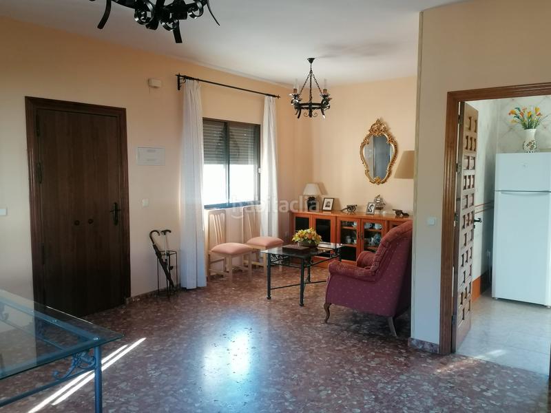 Foto fb37904a-0cd4-40b5-813a-7645b93a0130. Chalet  y parcela en la chica carlota, la carlota en Carlota (La)