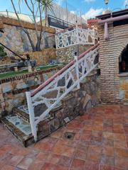 Chalet in Écija. Chalet con piscina climatizada en ecija, sevilla