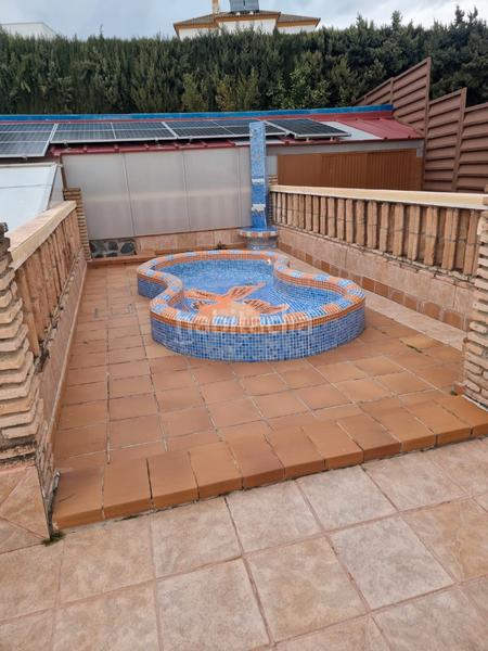 Foto d64a19ad-ca85-4f98-8b1b-fd59bfa3e4e5. Chalet  con piscina climatizada en ecija, sevilla en Écija