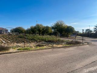 Terreno residencial en Carlota (La). Parcela urbana en venta en el moreal, la carlota.