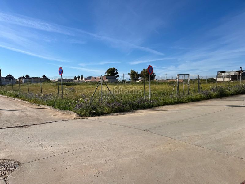 Foto 92578872-2a7b-4120-8b52-9fee26240787. Terreny residencial a calle la antártida 401 a Carlota (La)