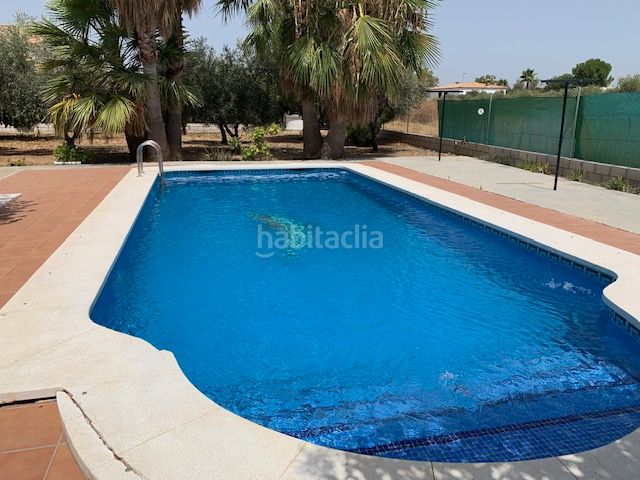 Foto b5f1f139-cb68-485a-b5b6-f3392d603282. Xalet amb xemeneia aparcament piscina a Carlota (La)
