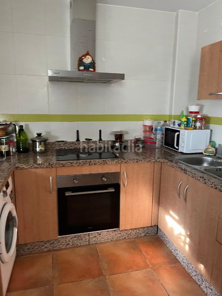 Foto 6358332a-3e05-4725-89c7-89b0ffd74dc8. Casa adossada amb aparcament a Victoria (La)