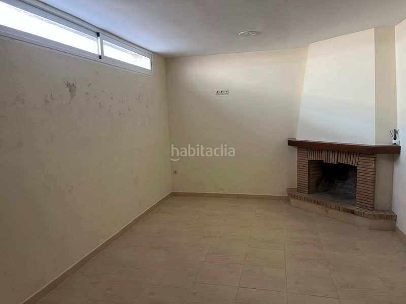 Foto 3d3a6b85-20f4-4a24-8fde-2a676e4d4c74. Casa adossada amb xemeneia calefacció a Carlota (La)