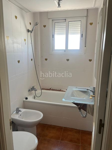 Foto e46c7ab2-f8d9-44ab-897f-c2904aa20a65. Casa adossada amb xemeneia calefacció a Carlota (La)