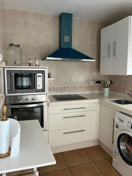 Foto 0ddd111d-66ac-4224-80a3-c5ee7c87326e. Casa adossada amb calefacció aparcament a Victoria (La)