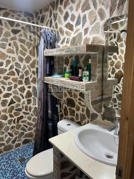 Foto f93968b8-f007-4b25-b503-7a710025359e. Casa adossada amb aparcament a Carlota (La)