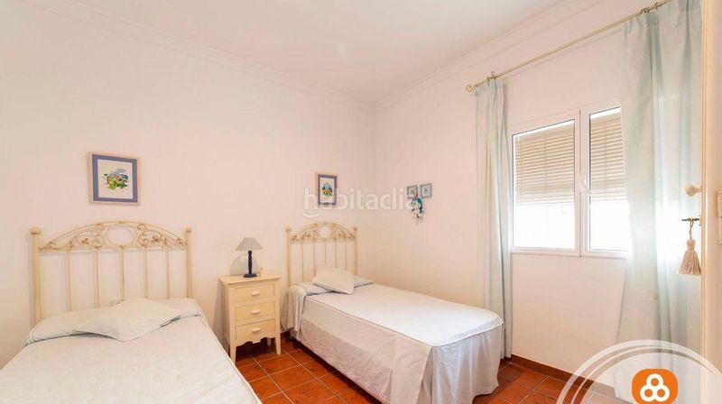 Foto e4f2c831-5c8d-4730-9b3d-57af786a9e1c. Xalet amb xemeneia aparcament piscina a Carlota (La)