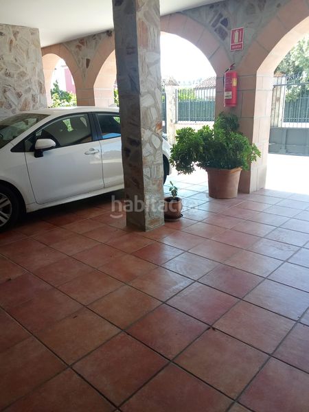 Foto bb33e588-b86d-4163-b5d0-b5ac61ac1b0e. Xalet amb xemeneia aparcament piscina a Écija