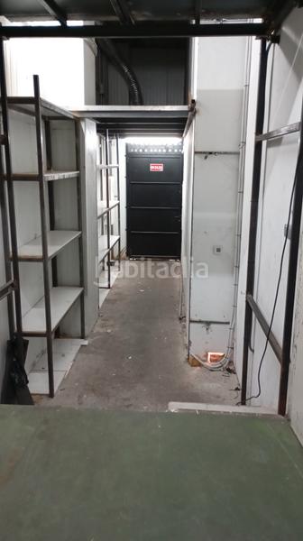 Foto 432a96ba-ff08-42aa-8e1e-92373bb30b4c. Affitto locale commerciale in calle las gardenias 39 in Alcorcón